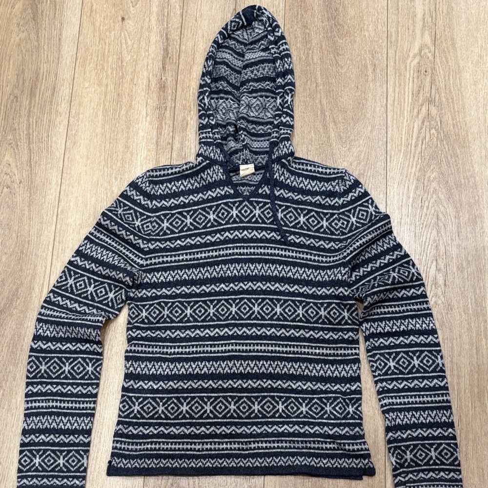 Hollister Navy and White Patterned Sweater